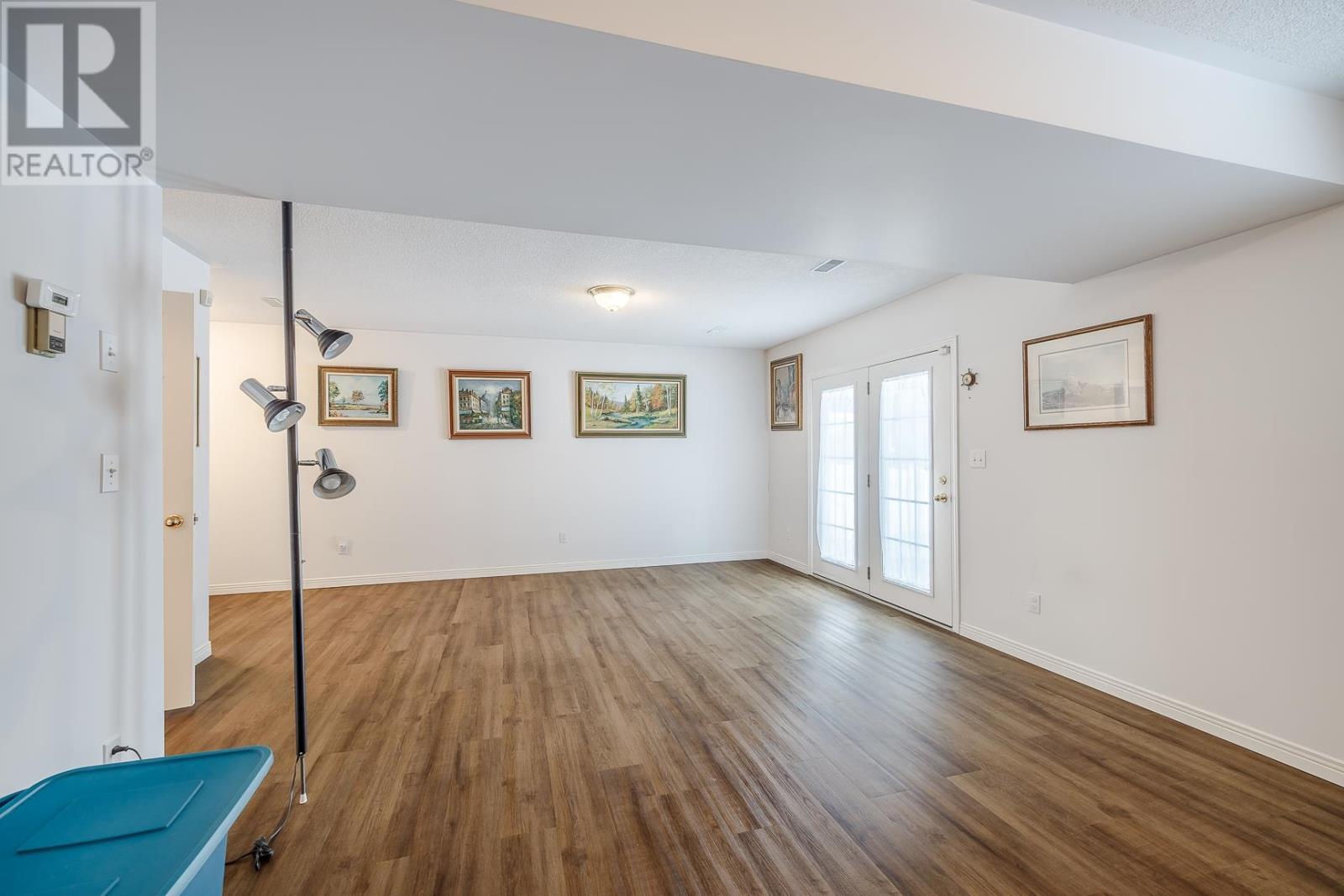 23 Queensgate Blvd, Sault Ste. Marie, Ontario  P6A 6Y6 - Photo 27 - SM260328