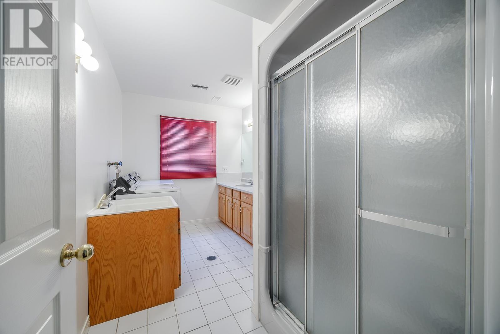 23 Queensgate Blvd, Sault Ste. Marie, Ontario  P6A 6Y6 - Photo 28 - SM260328