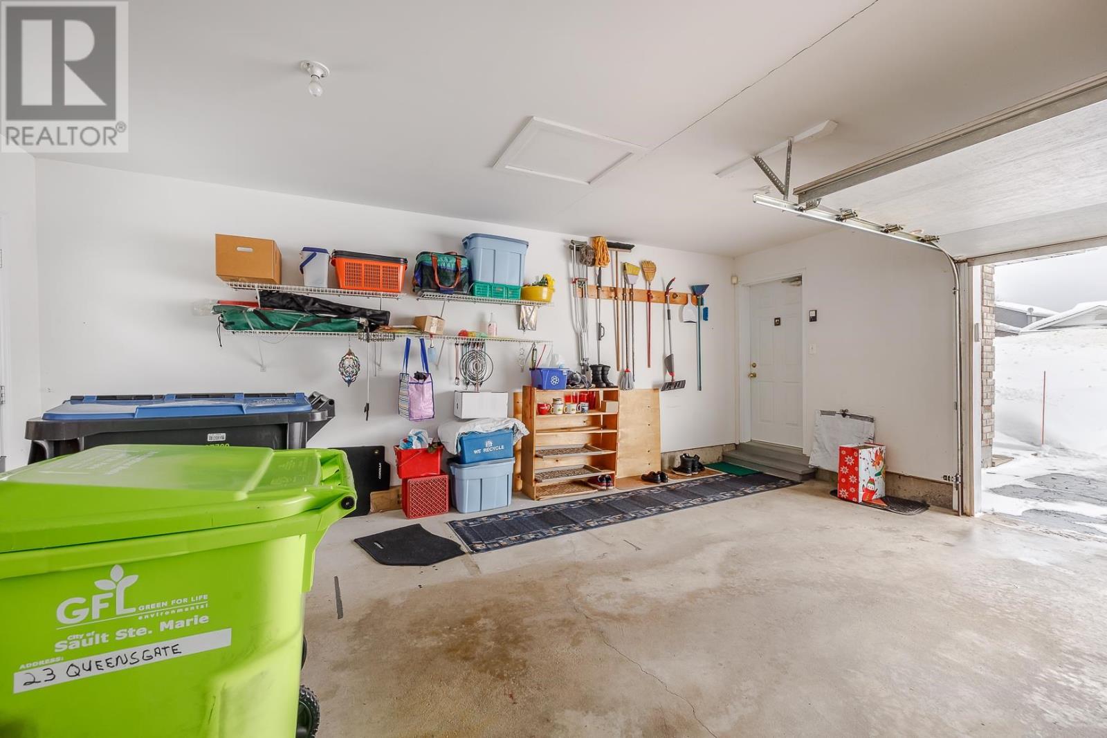 23 Queensgate Blvd, Sault Ste. Marie, Ontario  P6A 6Y6 - Photo 3 - SM260328