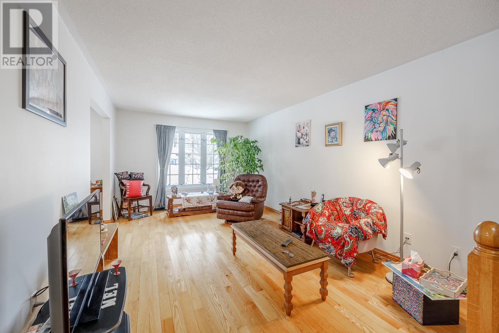 23 Queensgate Blvd, Sault Ste. Marie, Ontario  P6A 6Y6 - Photo 7 - SM260328