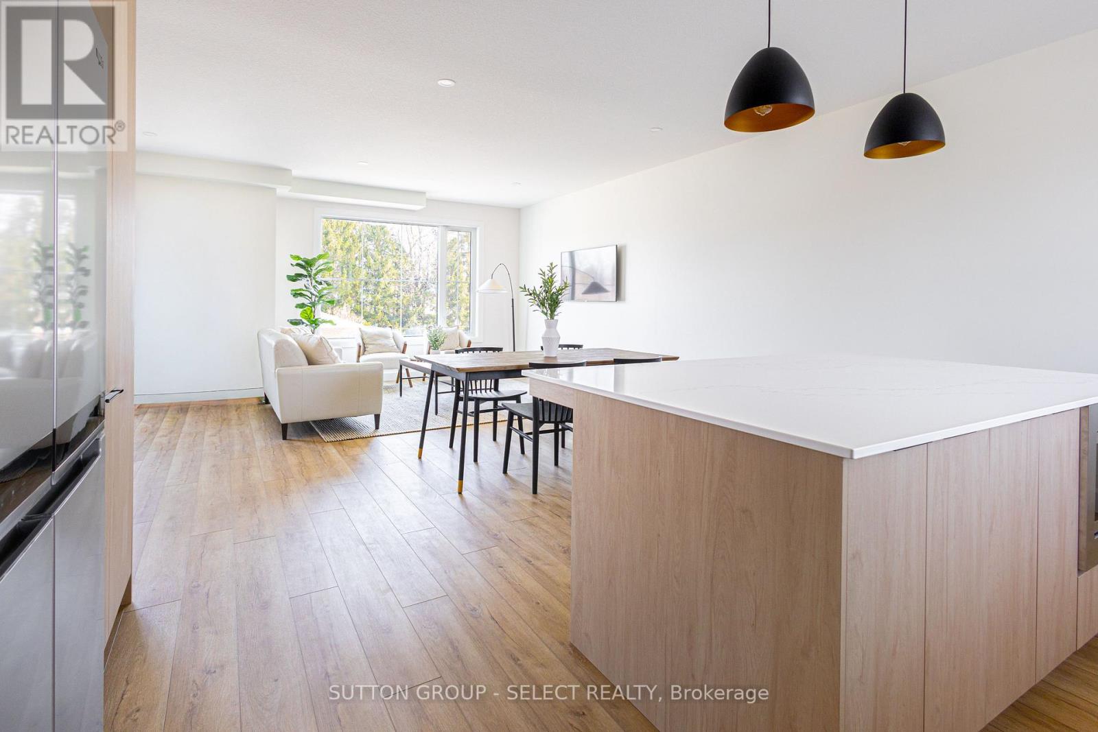 Photo 13 of 37 for 4 - 233 Upper Queen Street