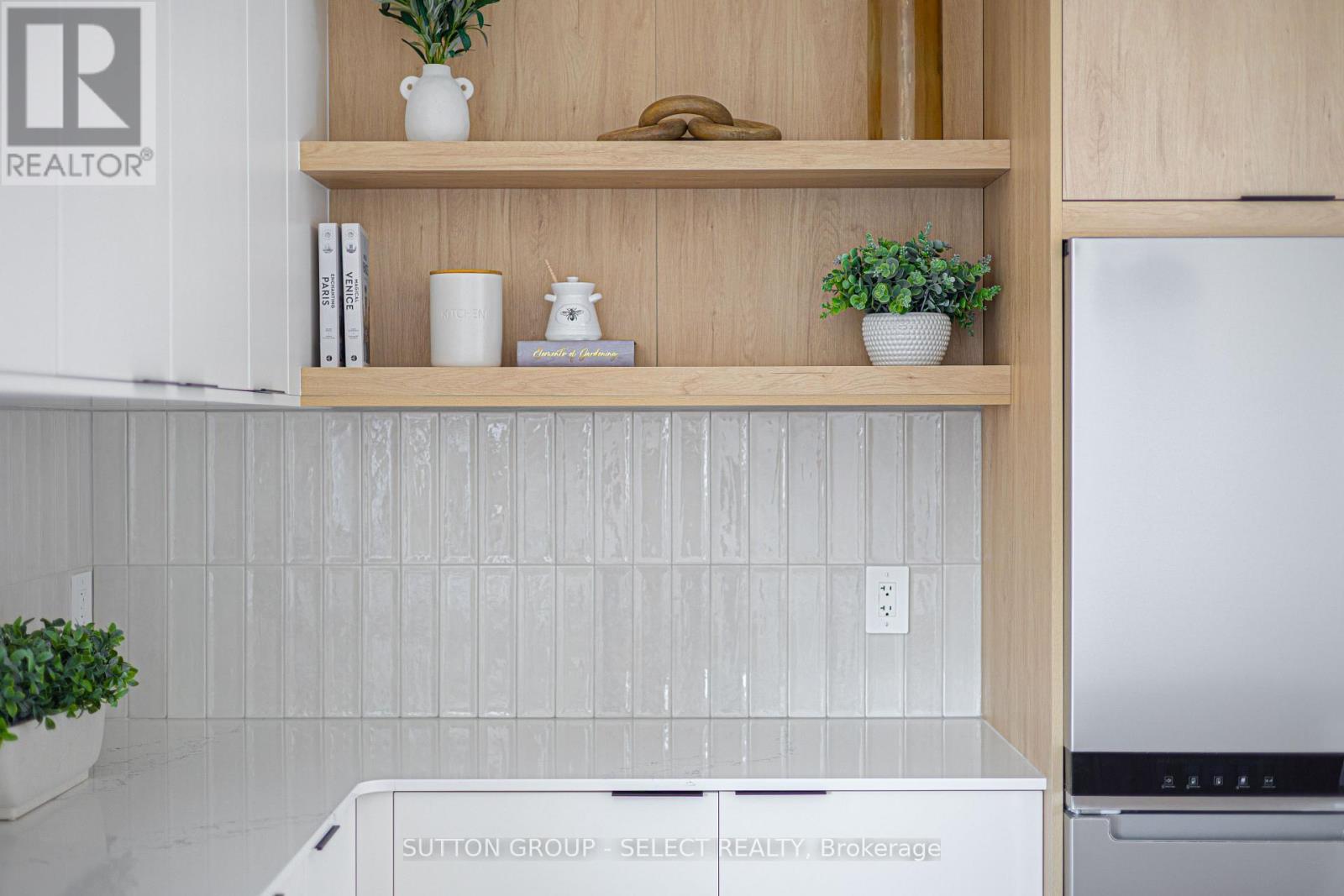 Photo 18 of 37 for 4 - 233 Upper Queen Street