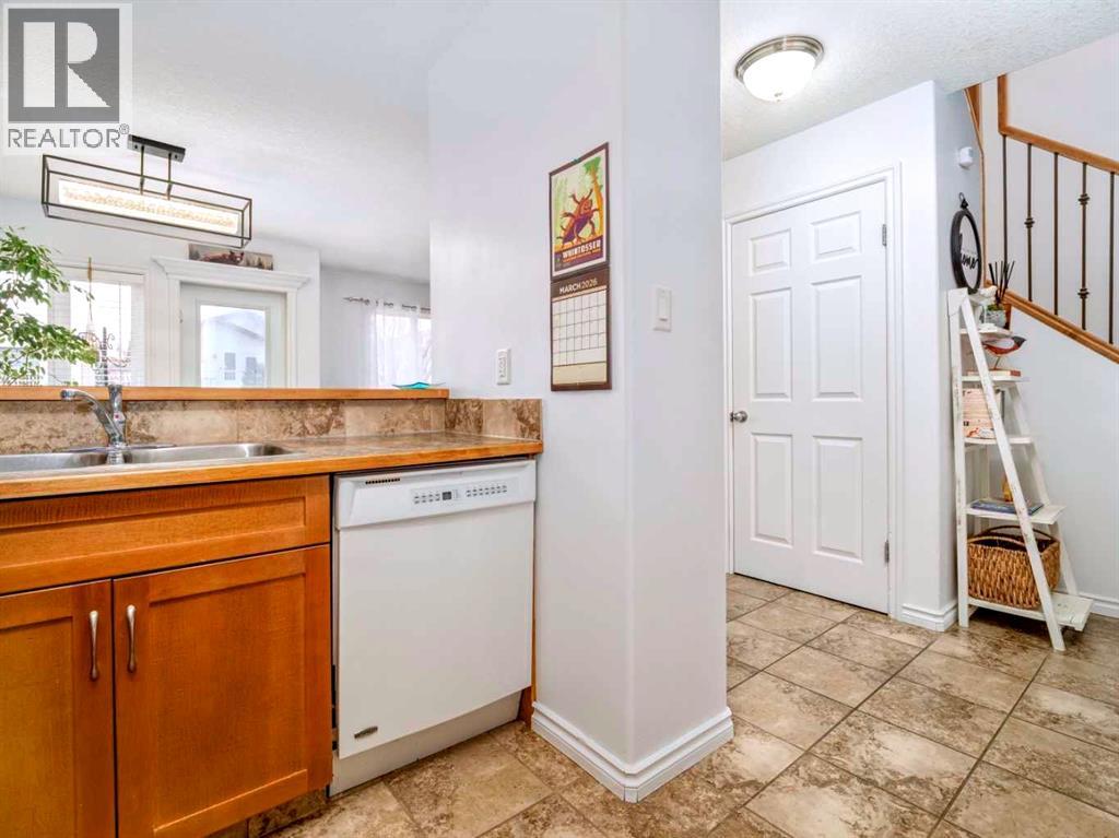 244 Kodiak Boulevard N, Lethbridge, Alberta  T1H 3P6 - Photo 12 - A2294079