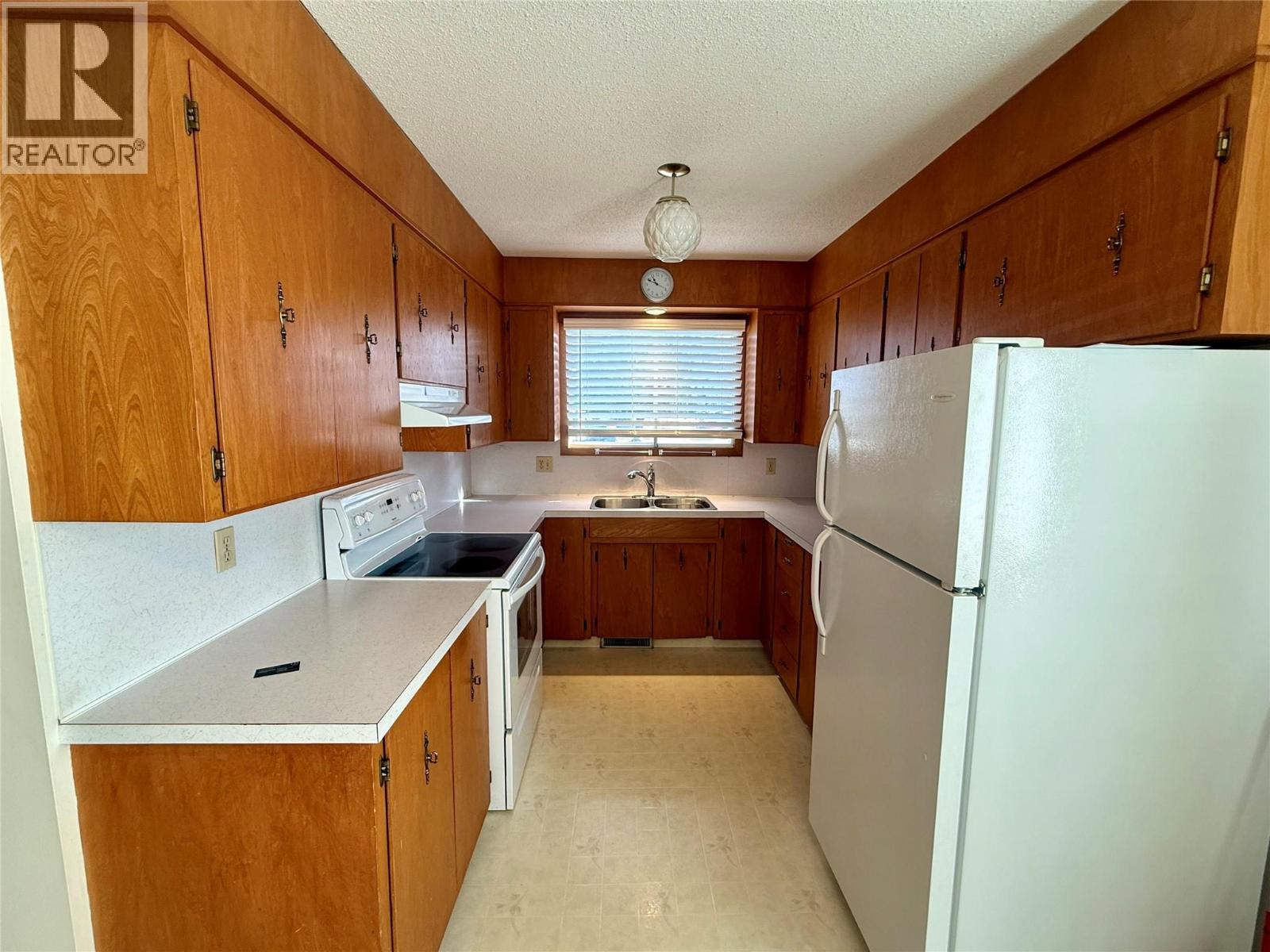 251 21st Avenue N, Cranbrook, British Columbia  V1C 4M6 - Photo 5 - 10379462