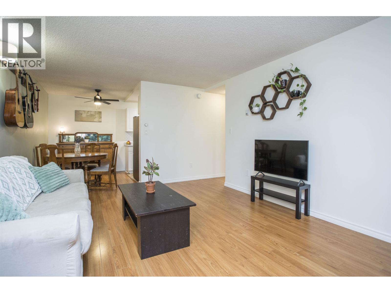 109 3911 Carrigan Court, Burnaby, British Columbia  V3N 4J7 - Photo 5 - R3100743