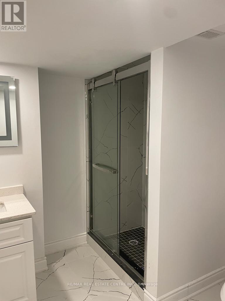 Bsmt - 82 Banbridge Crescent, Brampton, Ontario  L6X 5M1 - Photo 19 - W12892818