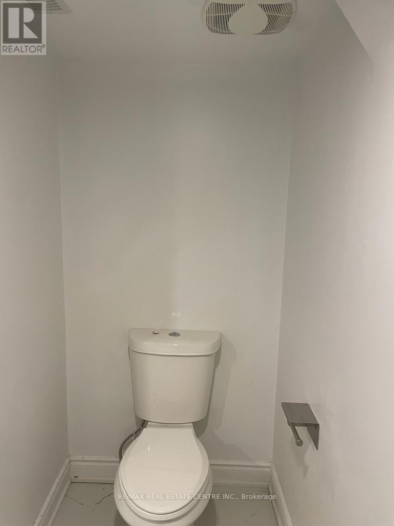 Bsmt - 82 Banbridge Crescent, Brampton, Ontario  L6X 5M1 - Photo 18 - W12892818