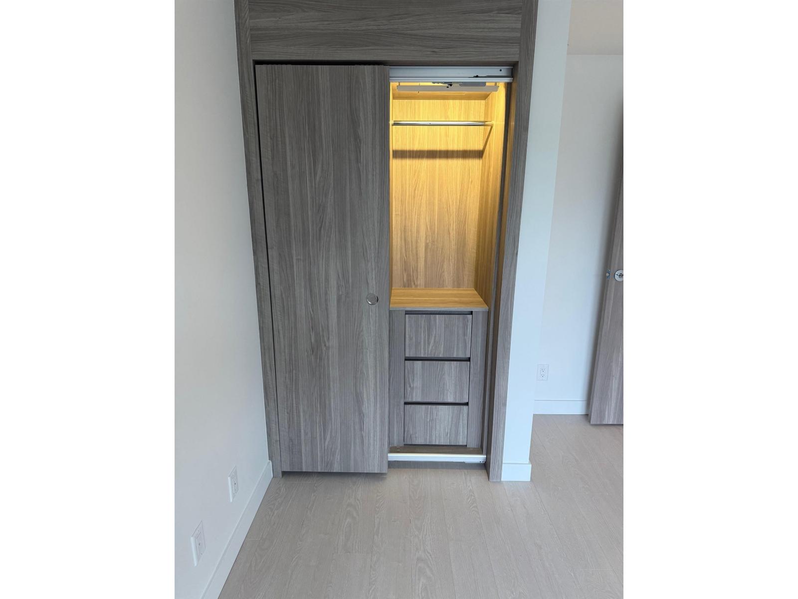 402 13778 100 Avenue, Surrey, British Columbia  V3T 0V3 - Photo 5 - R3099952