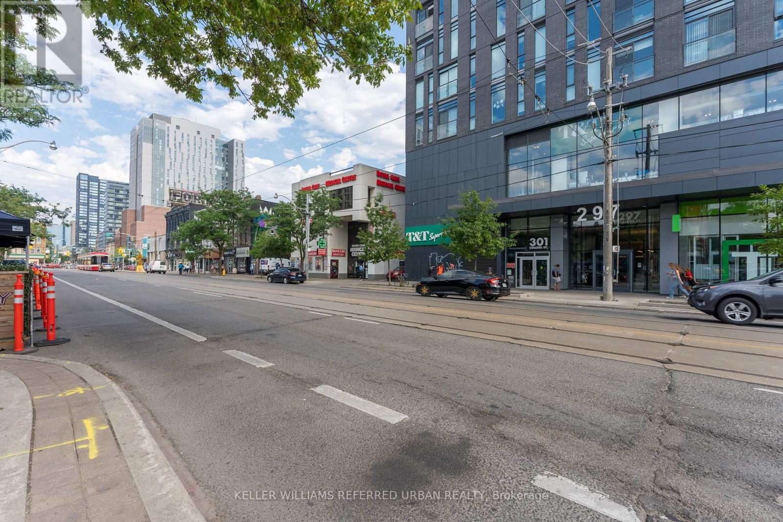 1005 - 297 College Street, Toronto, Ontario  M5T 0C2 - Photo 9 - C12856496