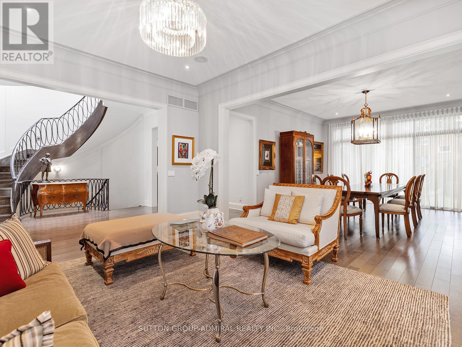 125 Sandringham Drive, Toronto, Ontario  M3H 1E2 - Photo 14 - C12893436