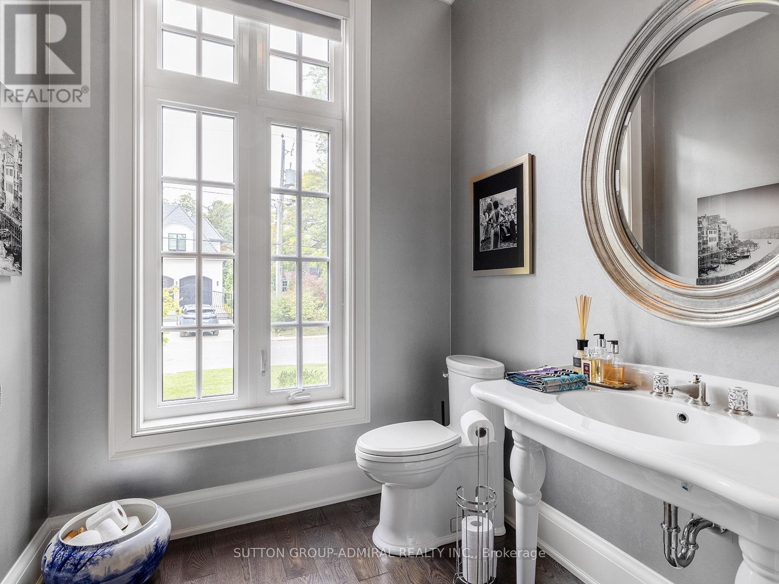 125 Sandringham Drive, Toronto, Ontario  M3H 1E2 - Photo 25 - C12893436