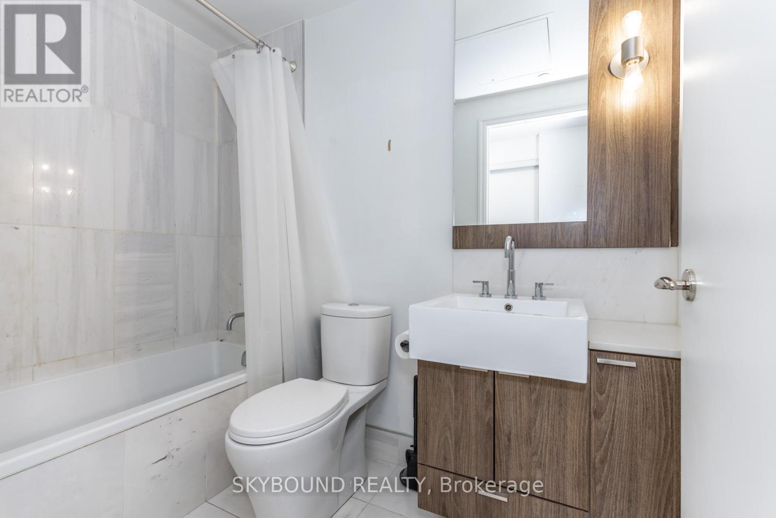 2704 - 88 Blue Jays Way, Toronto, Ontario  M5V 0L7 - Photo 32 - C12893564