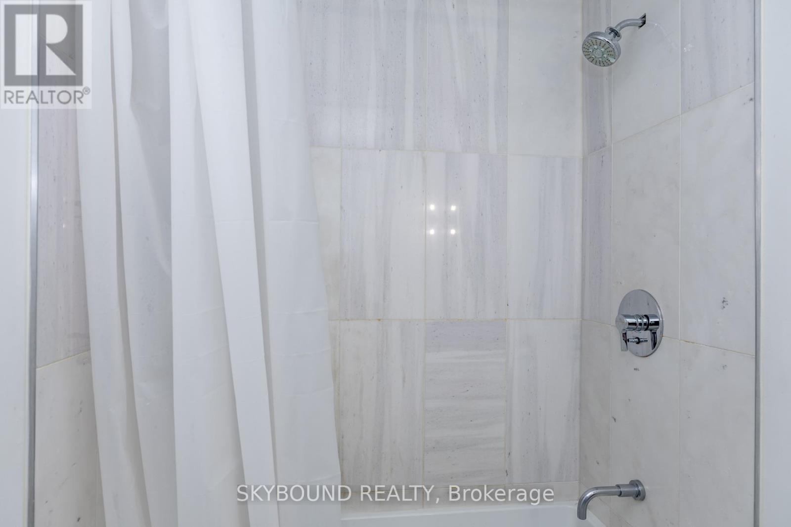 2704 - 88 Blue Jays Way, Toronto, Ontario  M5V 0L7 - Photo 33 - C12893564