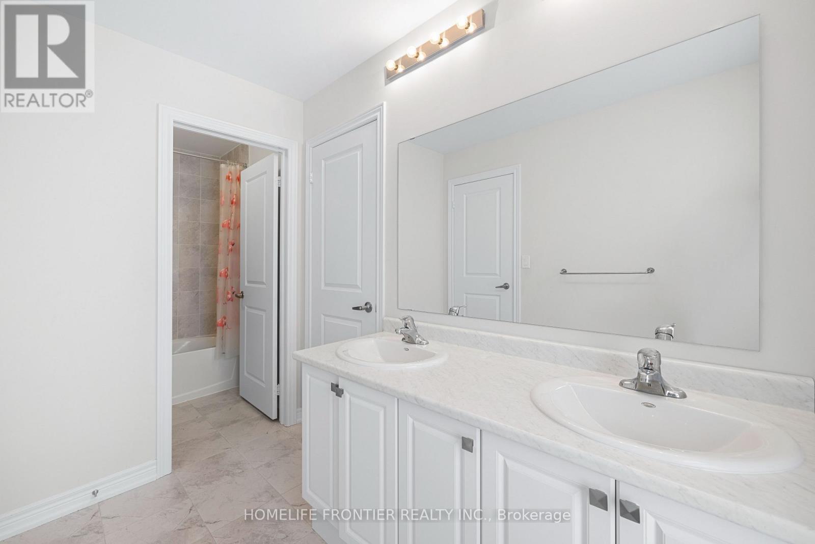 49 Ainsle Hill Crescent, Georgina, Ontario  L0E 1R0 - Photo 22 - N12892366