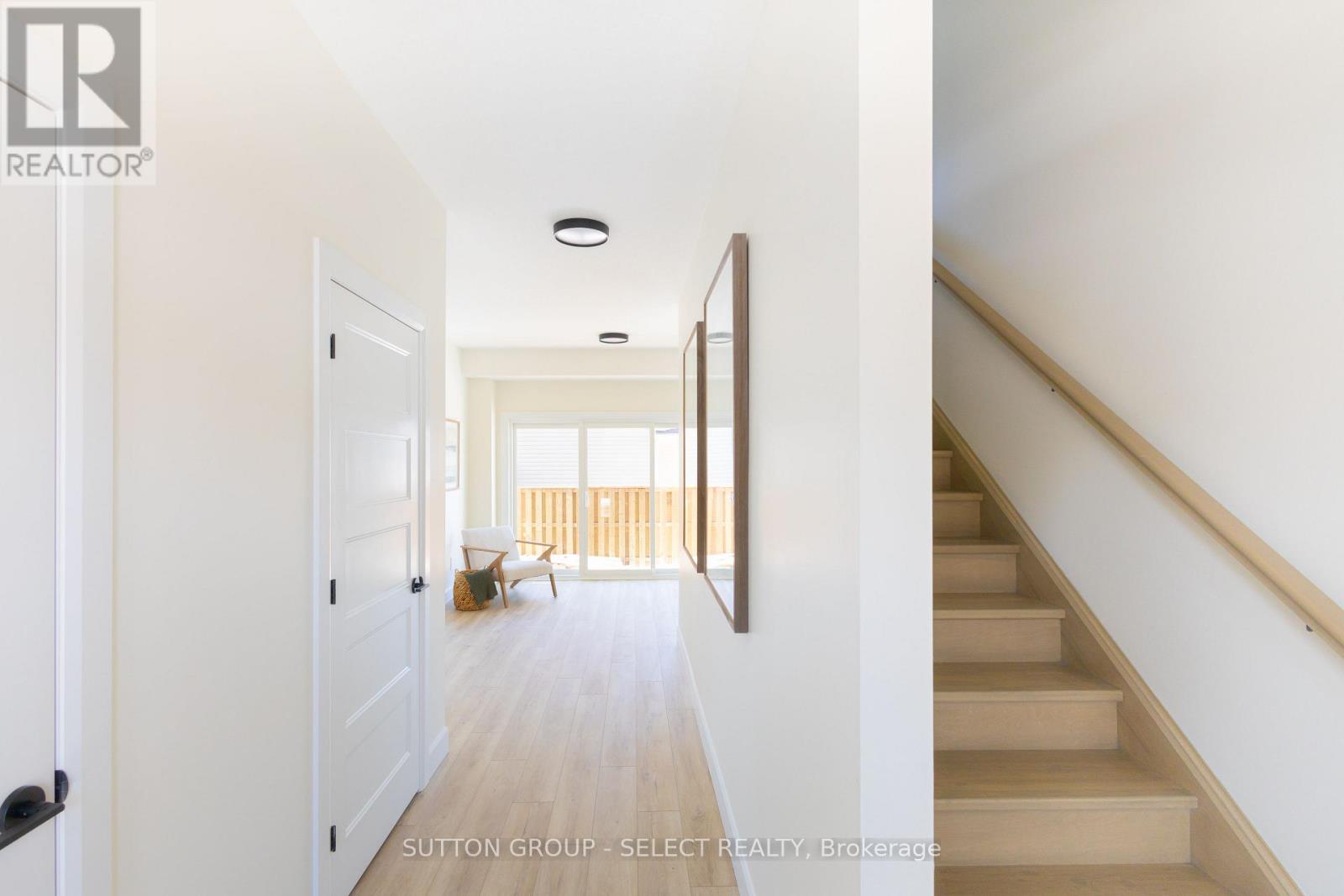 4 - 233 Upper Queen Street, Thames Centre, Ontario  N0M 2P0 - Photo 3 - X12575554