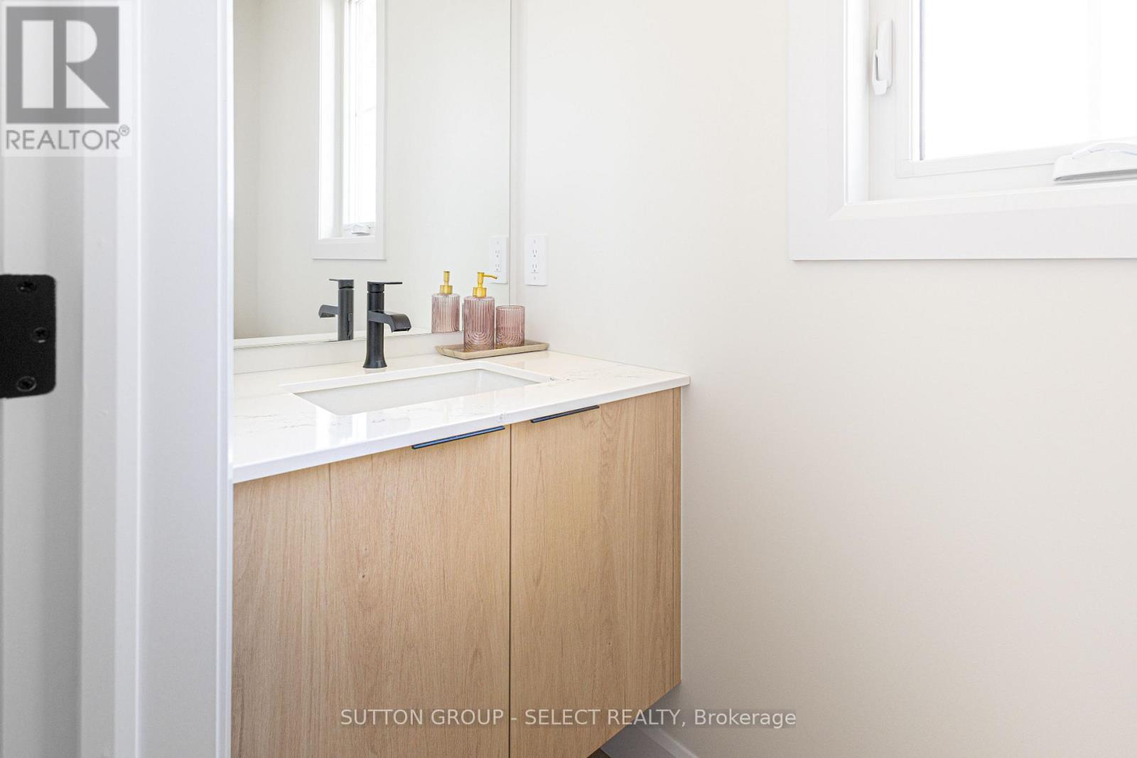 2 - 233 Upper Queen Street, Thames Centre, Ontario  N0M 2P0 - Photo 17 - X12819266