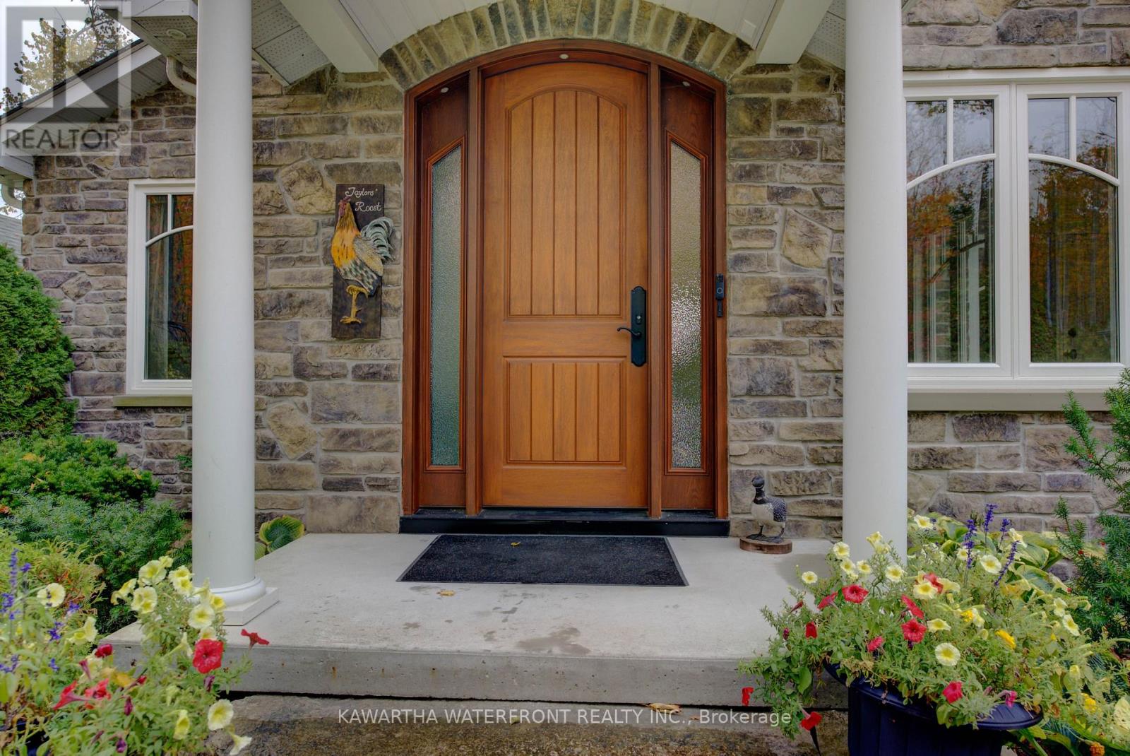 48 Maple Avenue, Kawartha Lakes, Ontario  K0M 2B0 - Photo 6 - X12893708