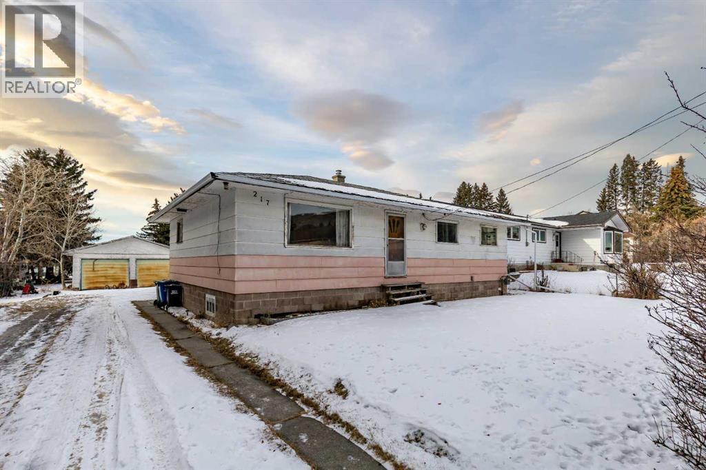 217 Ross Avenue, Cochrane, Alberta  T4C 1C9 - Photo 16 - A2278722