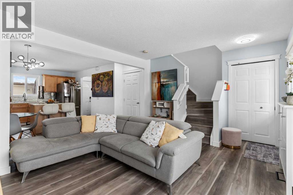 219 Silverado Plains Close Sw, Calgary, Alberta  T2X 0J2 - Photo 5 - A2293474