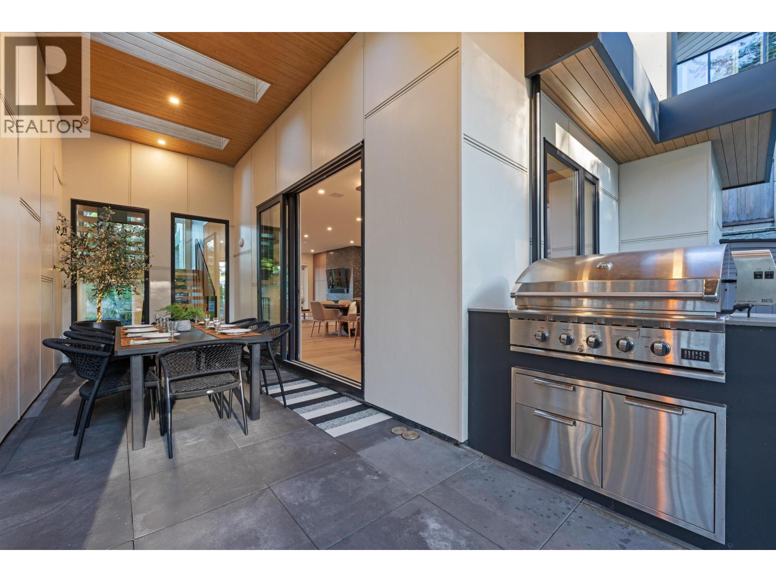 4528 Skyline Drive, North Vancouver, British Columbia  V7R 3H1 - Photo 15 - R3089495