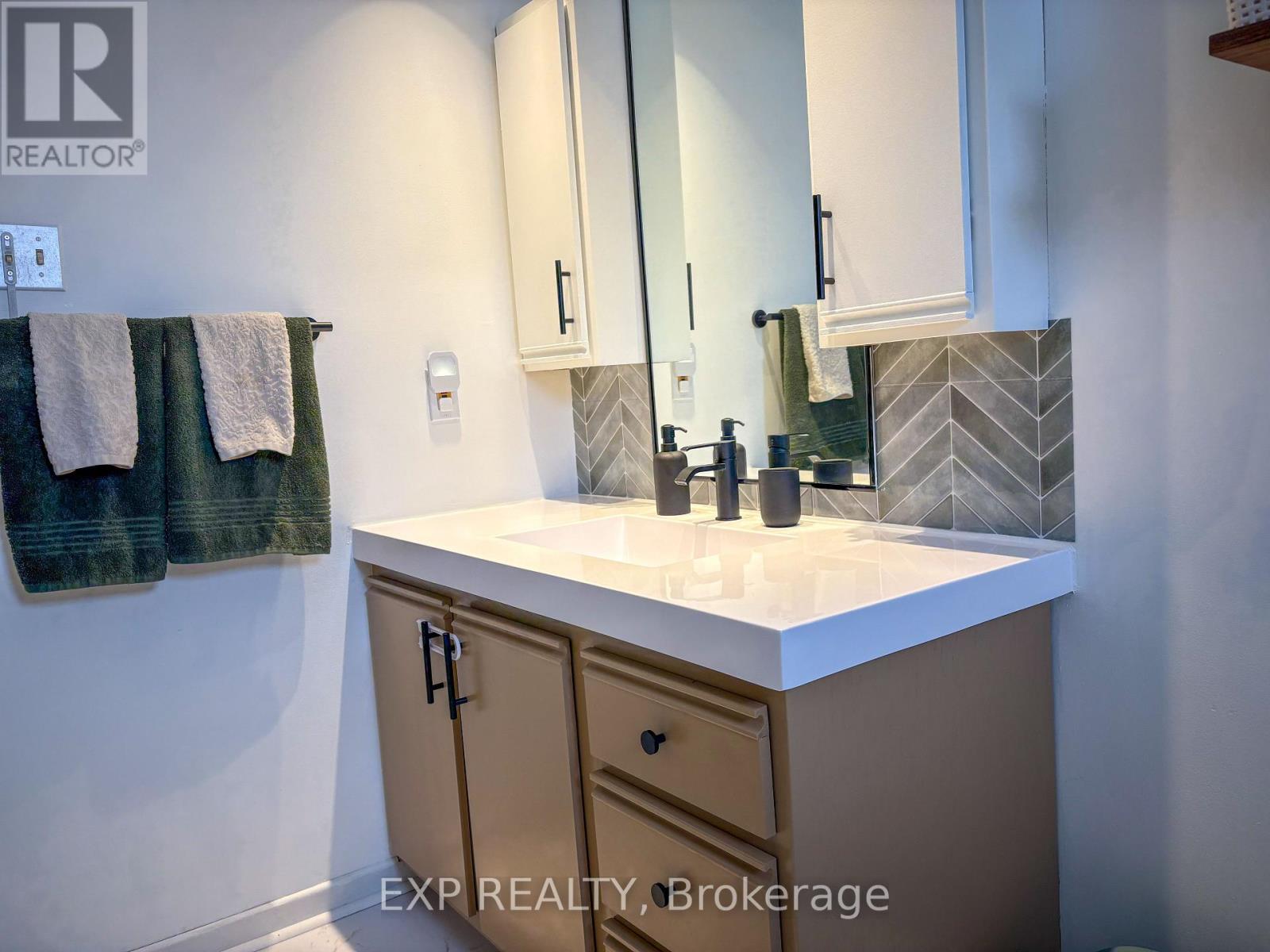 934 Raglan Street S, Renfrew, Ontario  K7V 1S4 - Photo 14 - X12893718