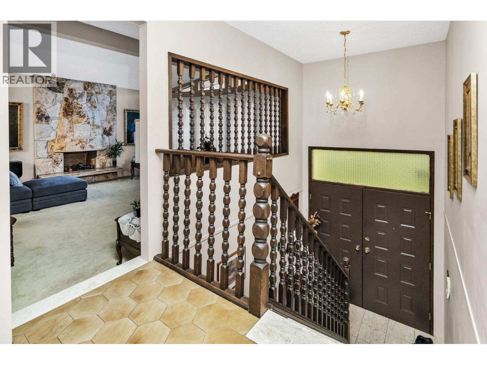 7615 Lawrence Drive, Burnaby, British Columbia  V5A 3M6 - Photo 3 - R3100725