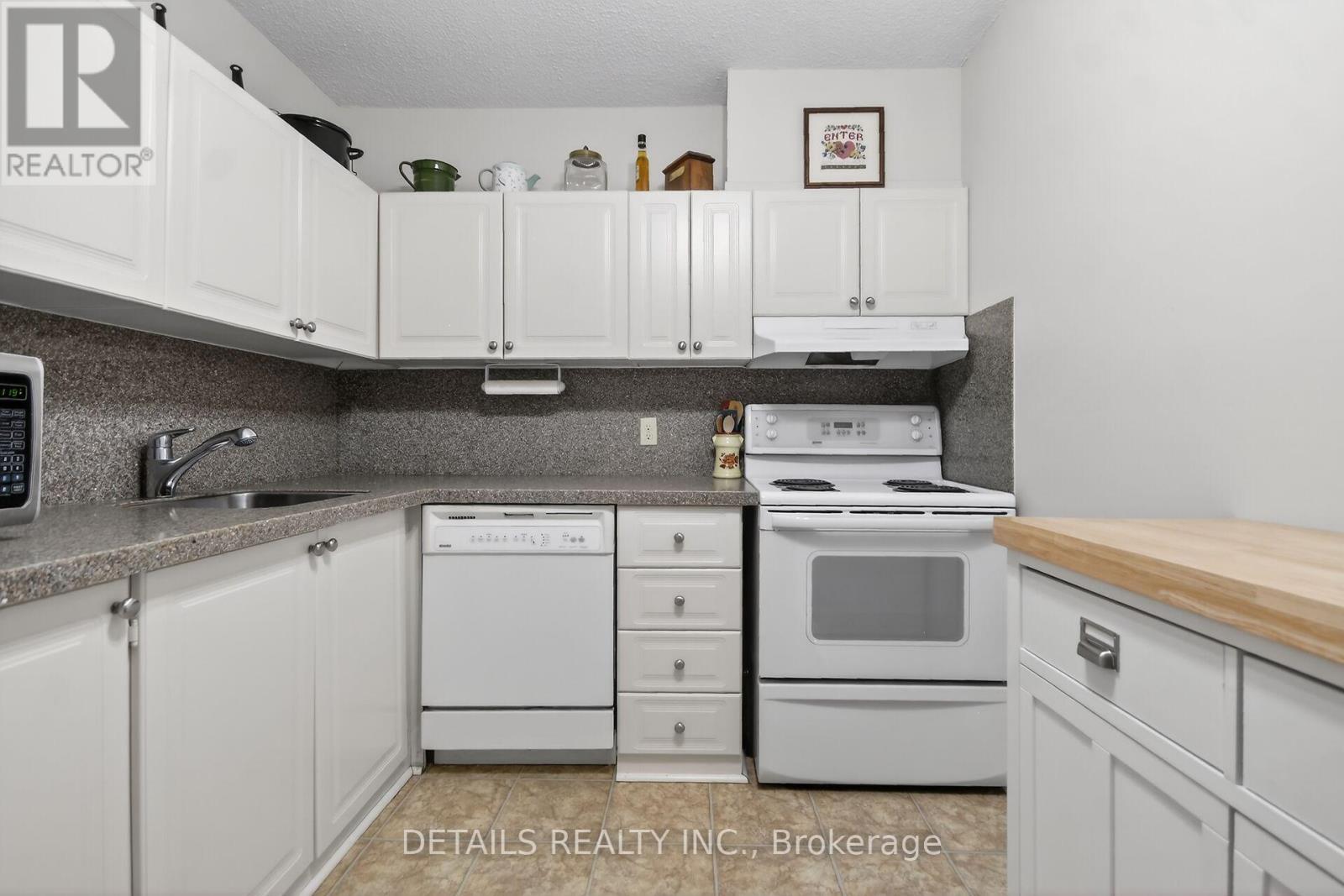 2201 - 900 Dynes Road, Ottawa, Ontario  K2C 3L6 - Photo 5 - X12893710