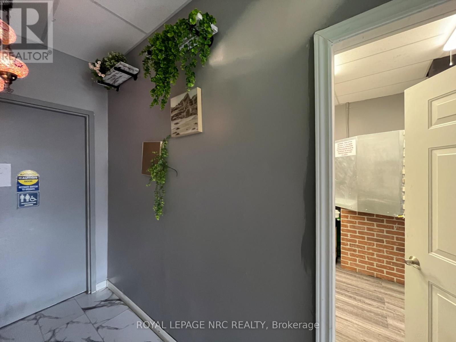 Unit# 6 - 191 Welland Avenue, St. Catharines (Downtown), Ontario  L2R 2P2 - Photo 10 - X12893680