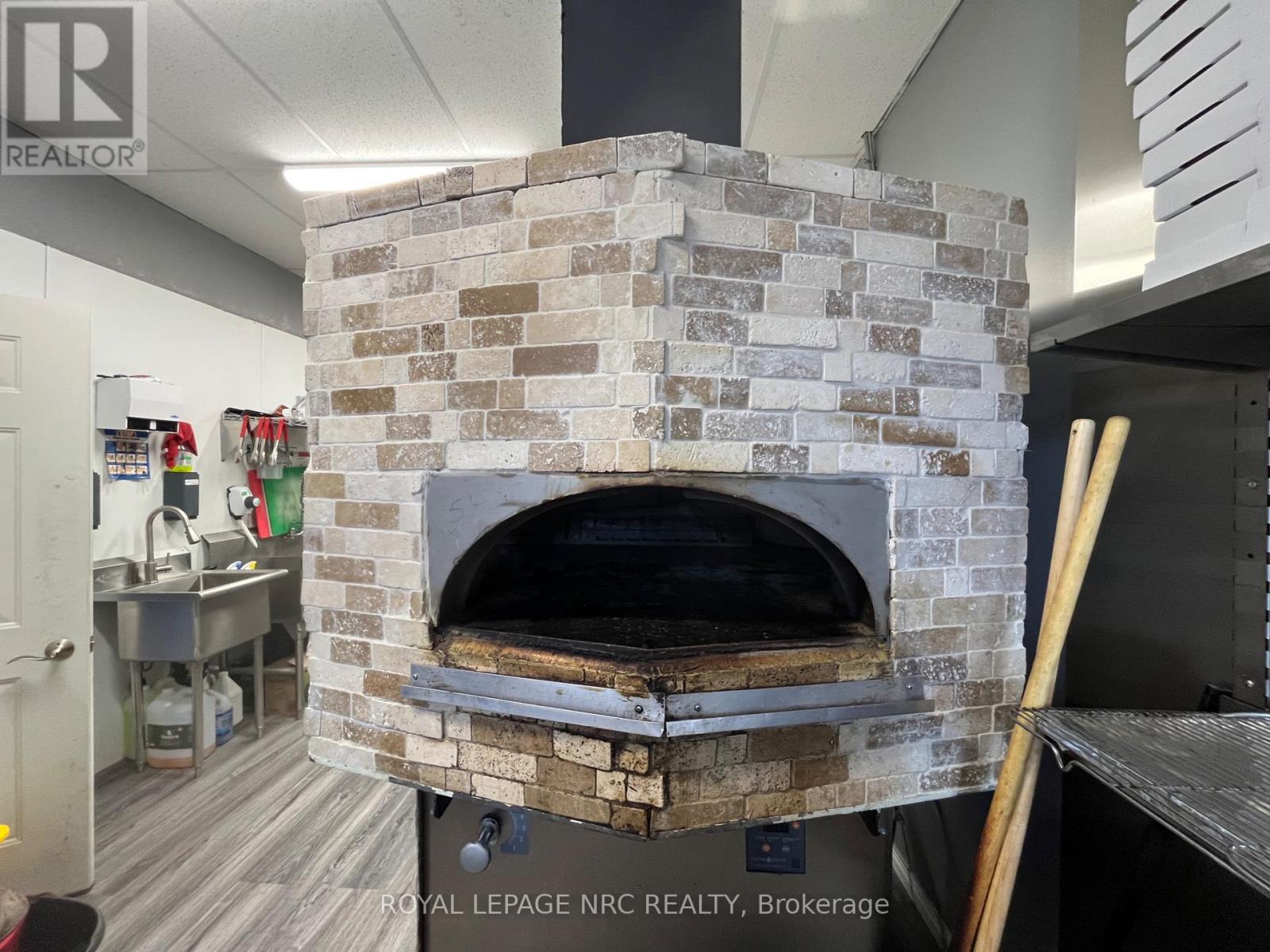 Unit# 6 - 191 Welland Avenue, St. Catharines (Downtown), Ontario  L2R 2P2 - Photo 13 - X12893680