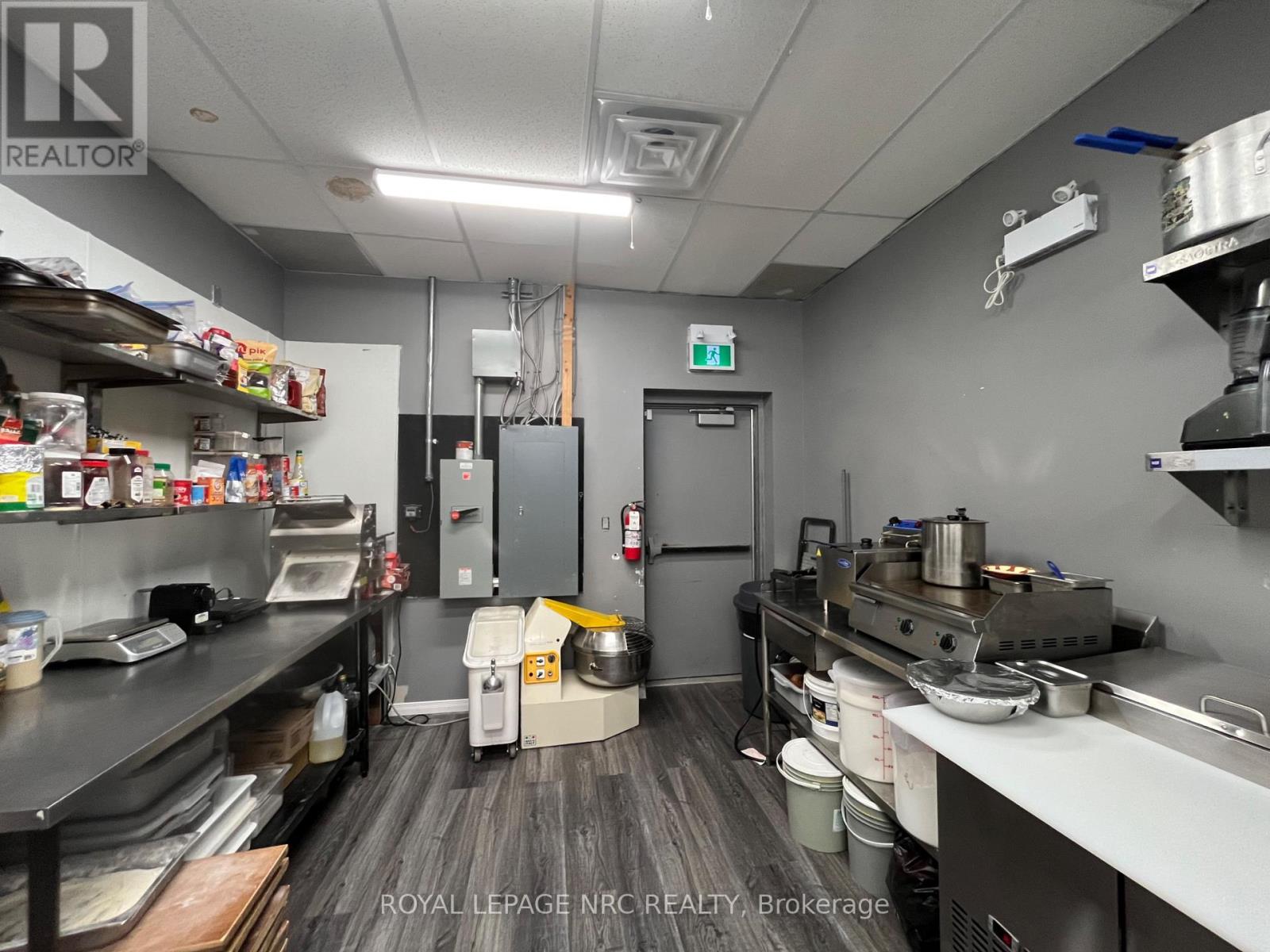 Unit# 6 - 191 Welland Avenue, St. Catharines (Downtown), Ontario  L2R 2P2 - Photo 14 - X12893680