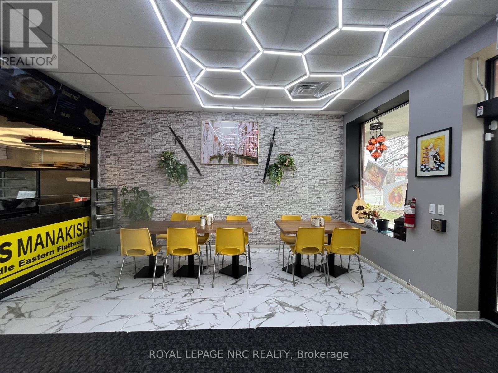 Unit# 6 - 191 Welland Avenue, St. Catharines (Downtown), Ontario  L2R 2P2 - Photo 2 - X12893680