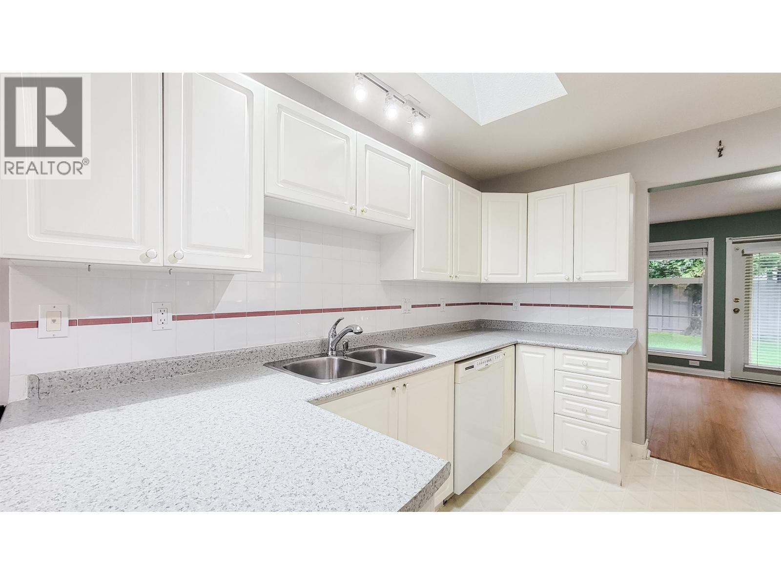 10 758 Riverside Drive, Port Coquitlam, British Columbia  V3B 7V8 - Photo 11 - R3100388