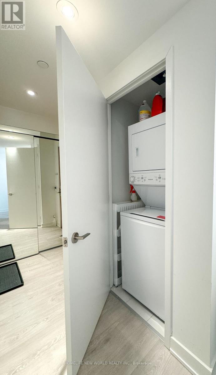 2402 - 15 Queens Quay E, Toronto, Ontario  M5E 0C5 - Photo 14 - C12893728