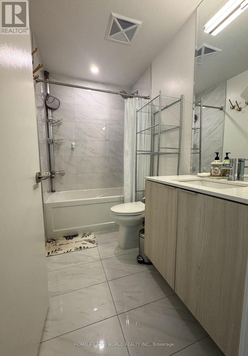 2402 - 15 Queens Quay E, Toronto, Ontario  M5E 0C5 - Photo 15 - C12893728