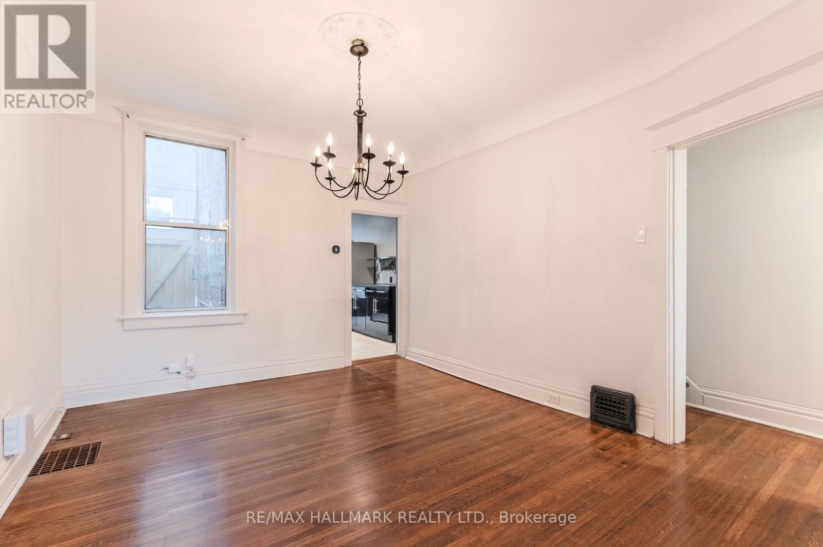 653 Logan Avenue, Toronto, Ontario  M4K 3C4 - Photo 10 - E12893714