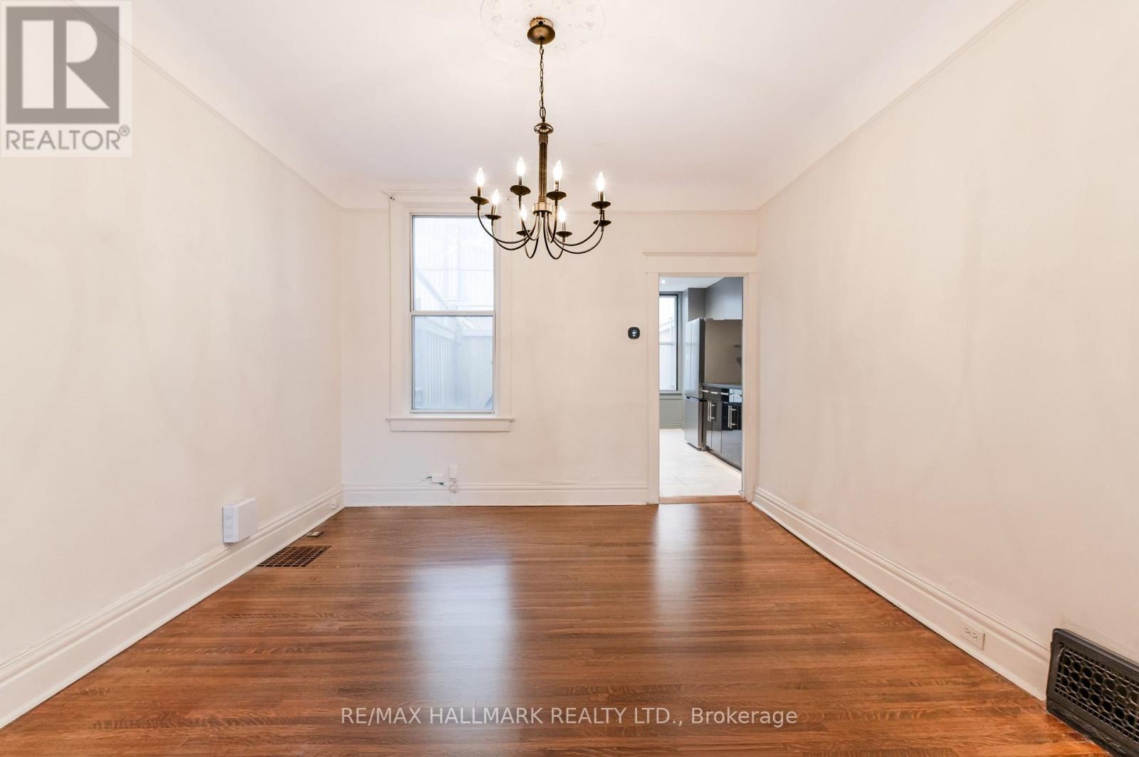 653 Logan Avenue, Toronto, Ontario  M4K 3C4 - Photo 11 - E12893714