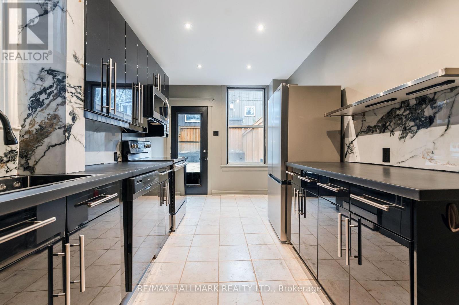 653 Logan Avenue, Toronto, Ontario  M4K 3C4 - Photo 15 - E12893714