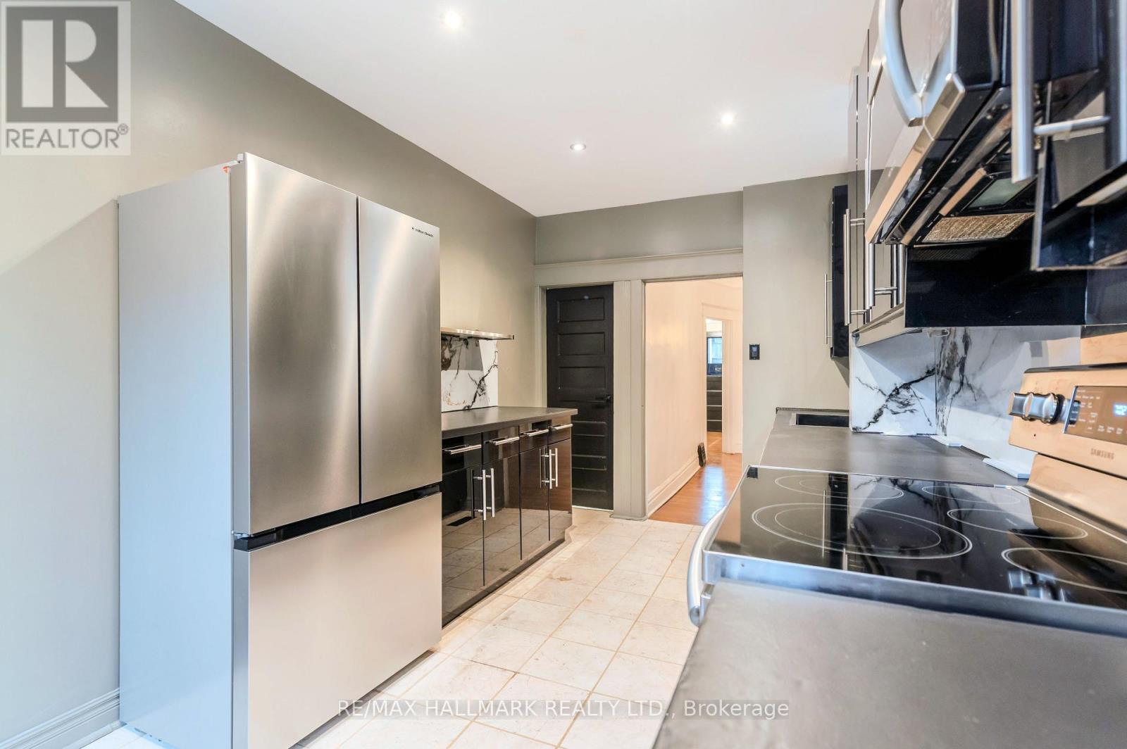 653 Logan Avenue, Toronto, Ontario  M4K 3C4 - Photo 17 - E12893714