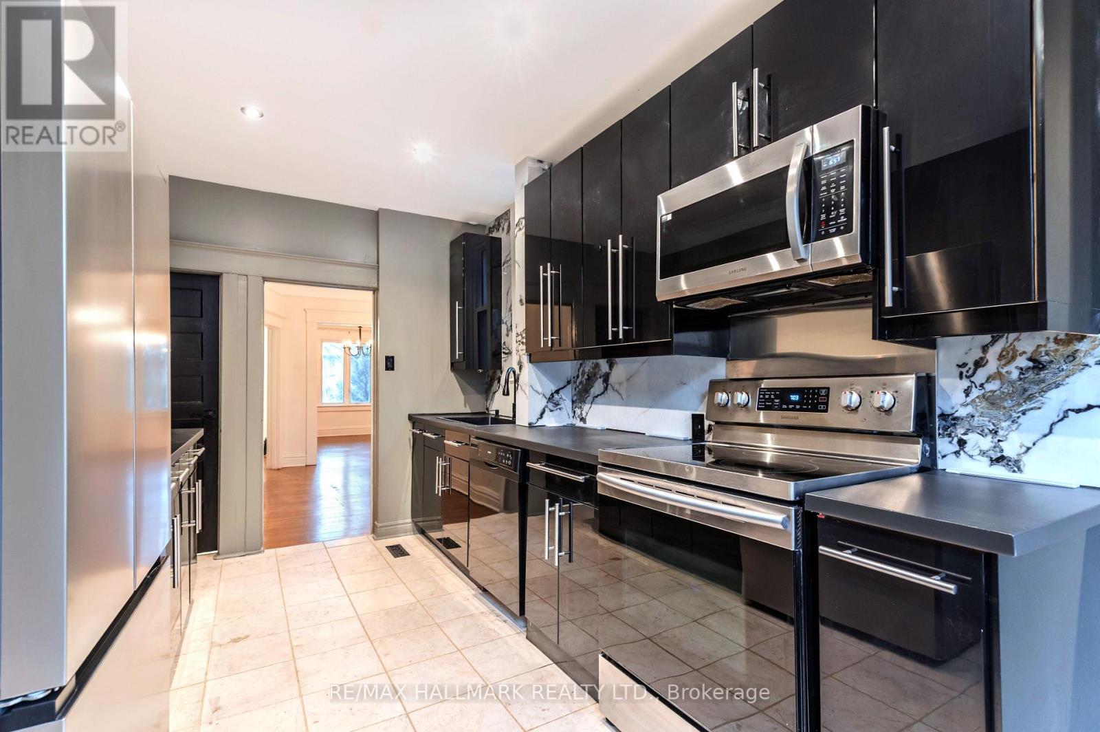 653 Logan Avenue, Toronto, Ontario  M4K 3C4 - Photo 18 - E12893714