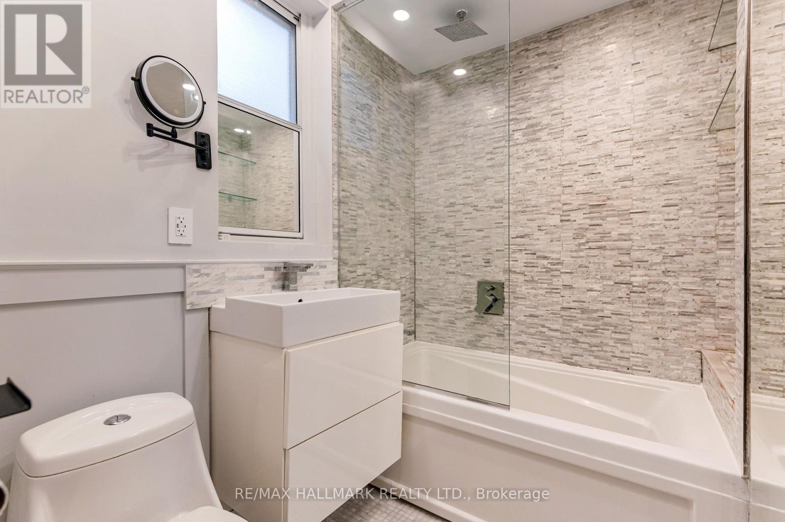 653 Logan Avenue, Toronto, Ontario  M4K 3C4 - Photo 29 - E12893714