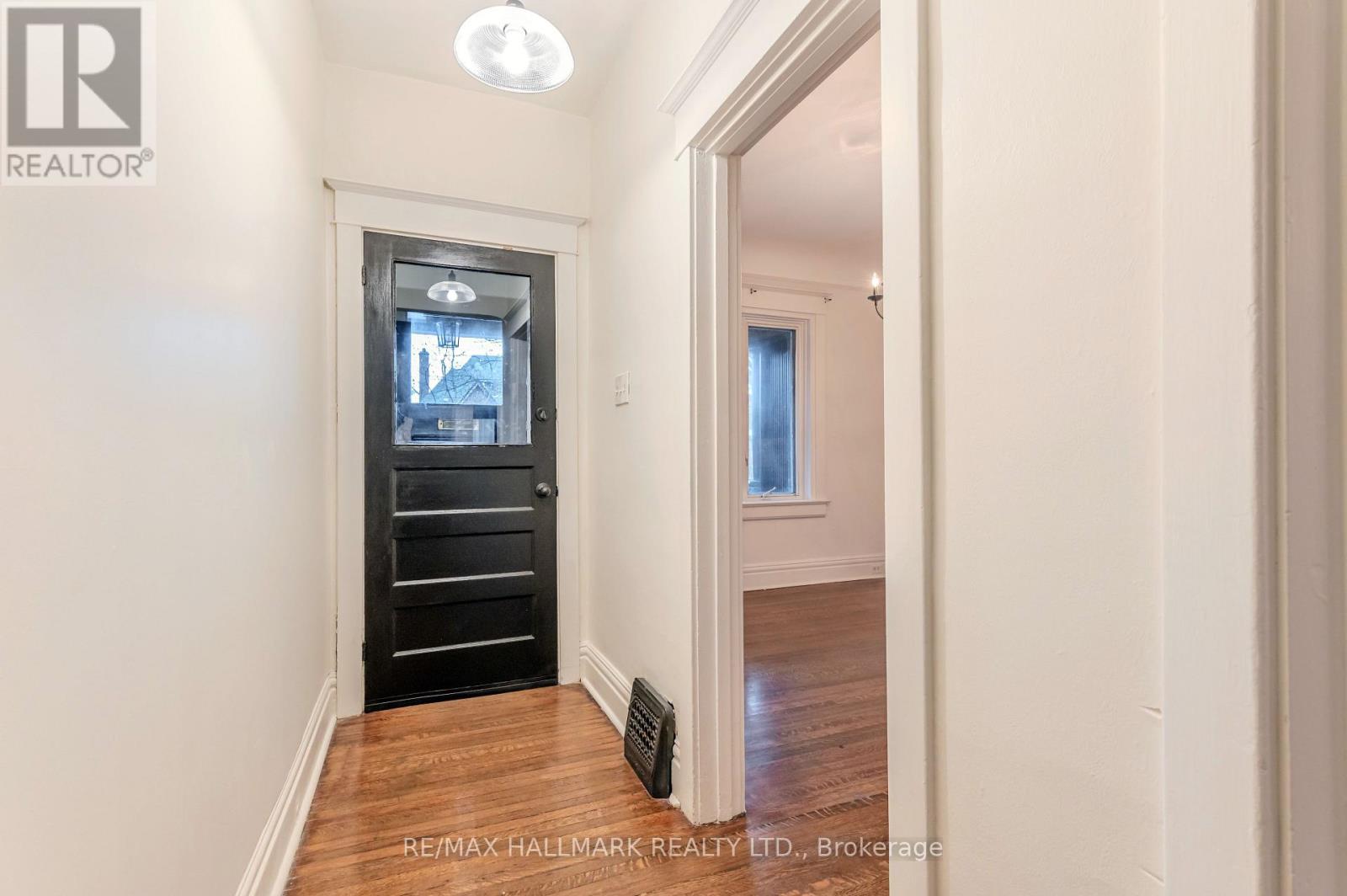 653 Logan Avenue, Toronto, Ontario  M4K 3C4 - Photo 3 - E12893714