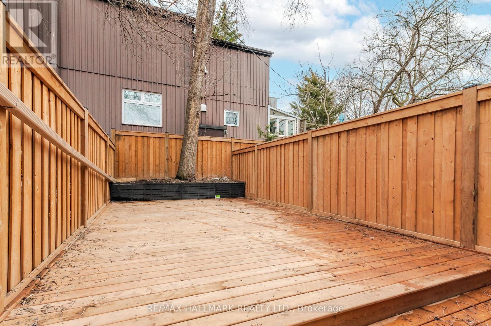 653 Logan Avenue, Toronto, Ontario  M4K 3C4 - Photo 32 - E12893714