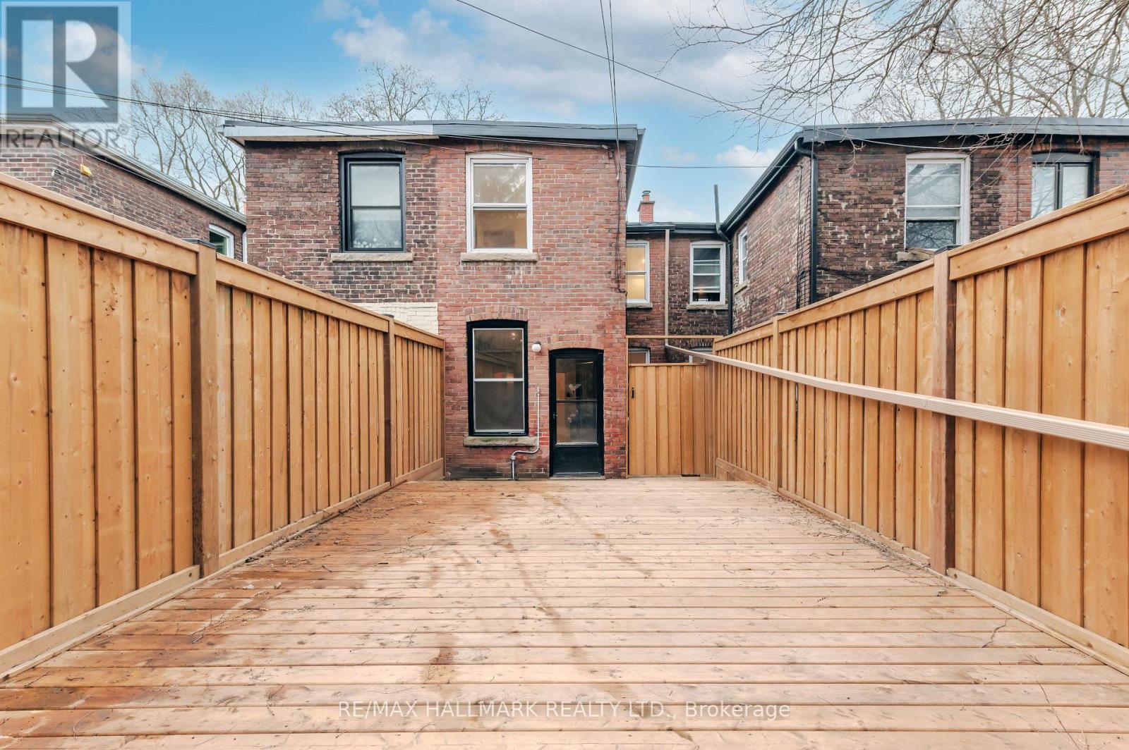 653 Logan Avenue, Toronto, Ontario  M4K 3C4 - Photo 33 - E12893714