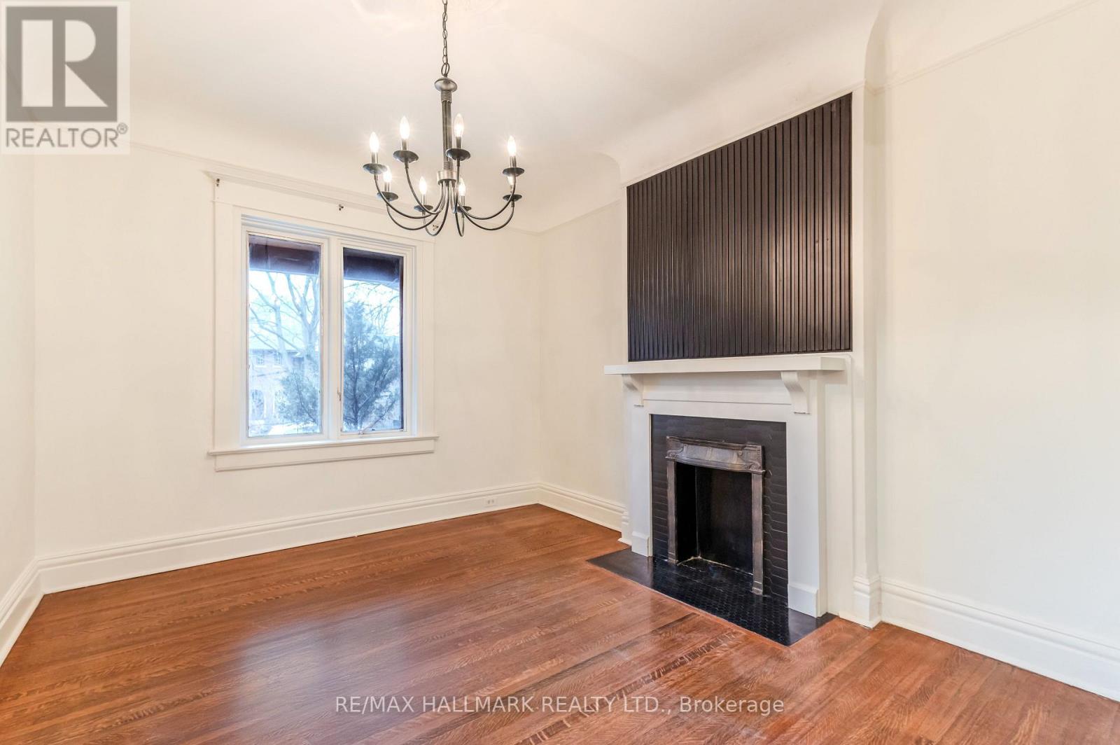 653 Logan Avenue, Toronto, Ontario  M4K 3C4 - Photo 7 - E12893714