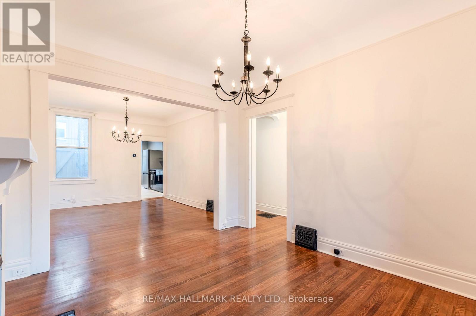 653 Logan Avenue, Toronto, Ontario  M4K 3C4 - Photo 9 - E12893714