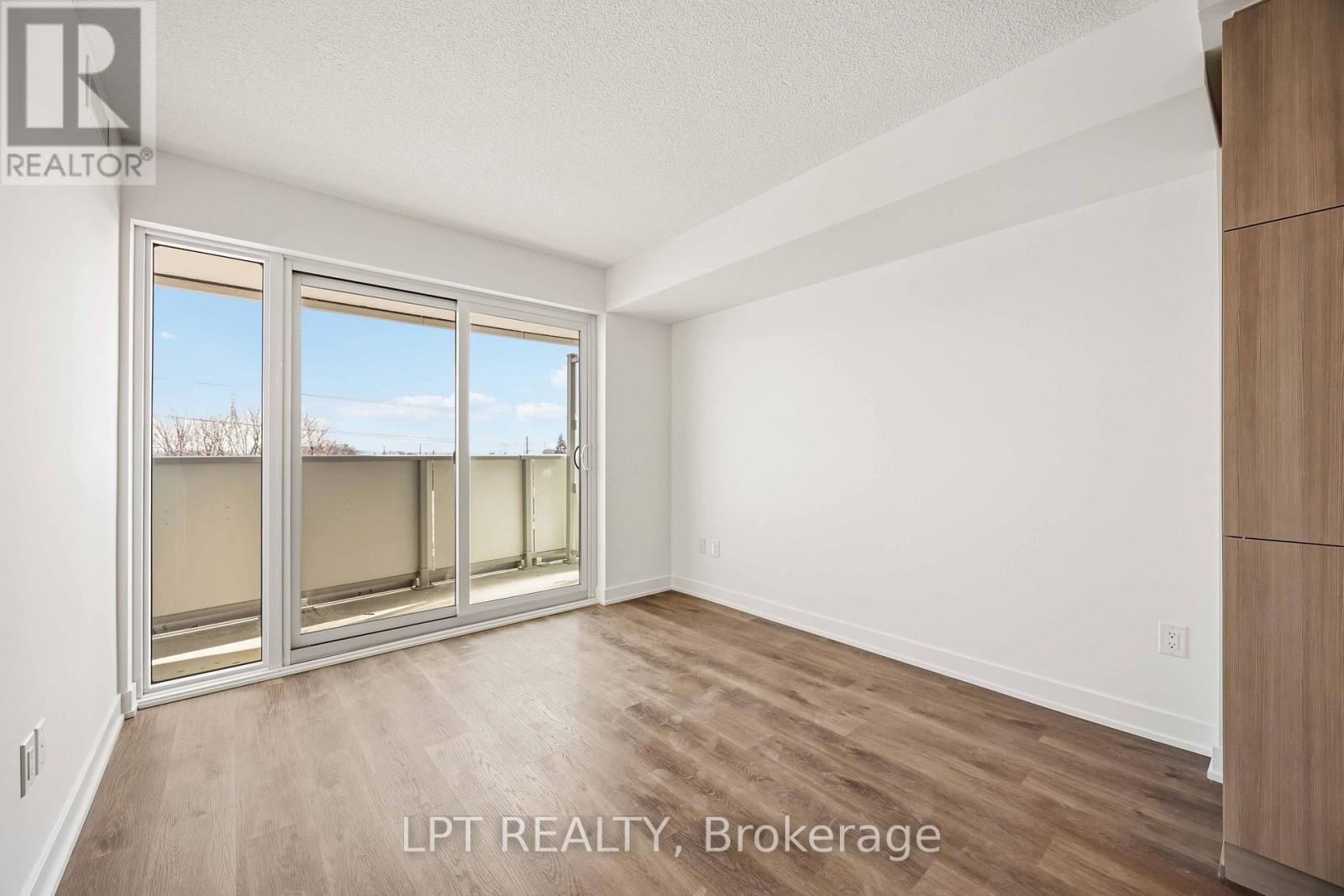 304 - 1010 Sandy Beach Road Road, Pickering, Ontario  L1W 0C7 - Photo 3 - E12893730