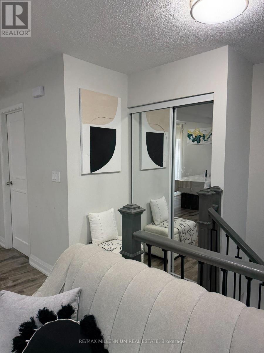 145 Londonderry Street, Oshawa, Ontario  L1J 6Z2 - Photo 4 - E12893750