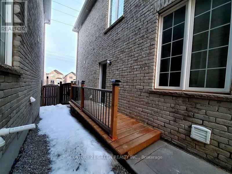 Bsmt - 21 Timbercove Road, Brampton (Credit Valley), Ontario  L6Y 0W9 - Photo 2 - W12893616