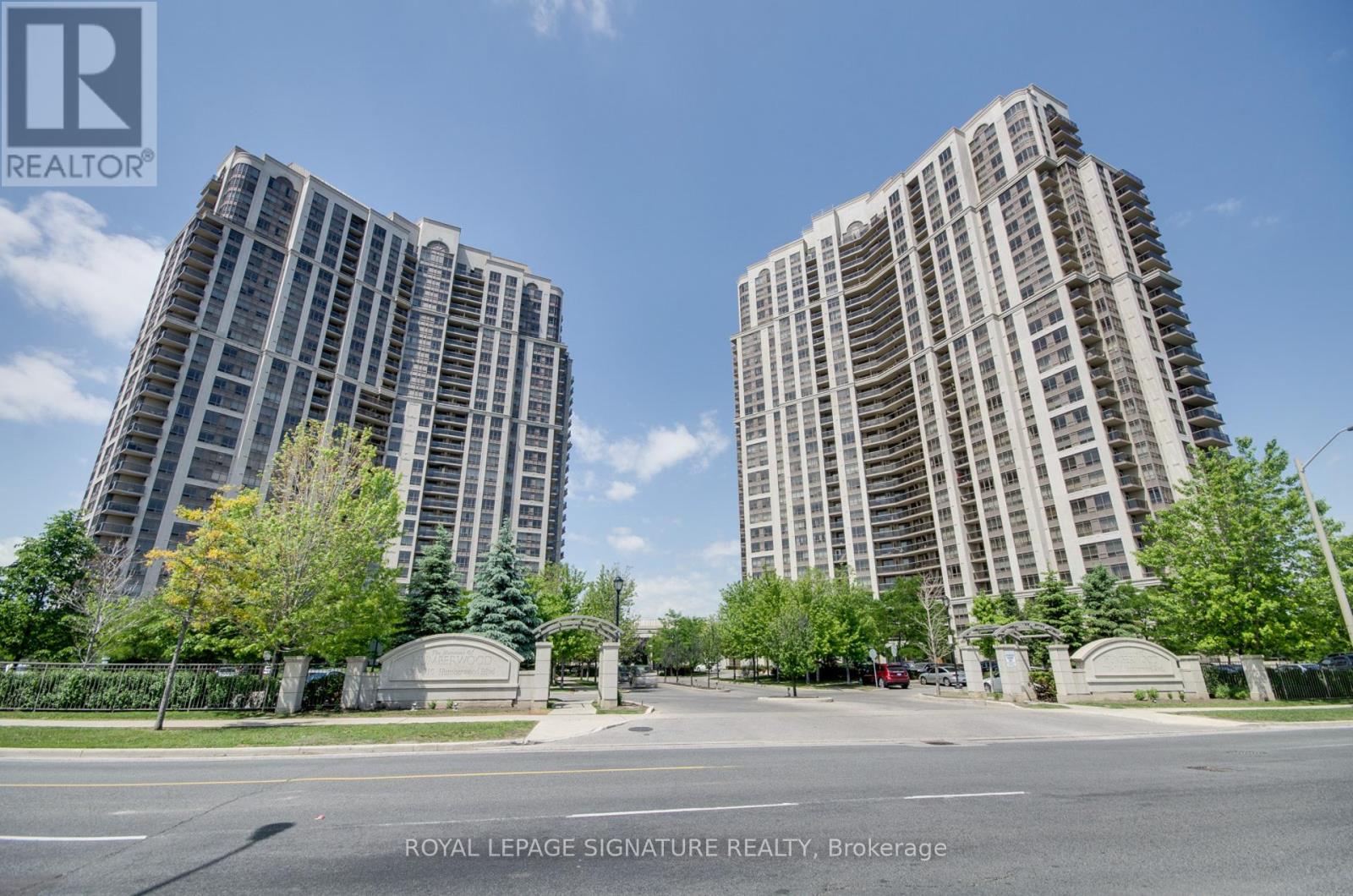 2021 - 700 HUMBERWOOD BOULEVARD, Toronto, Ontario