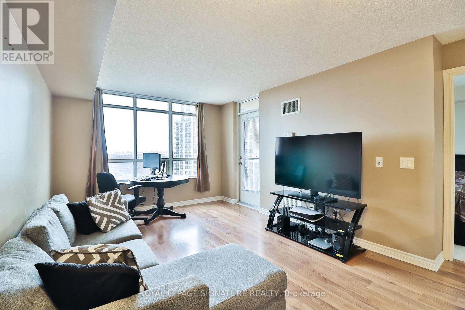 2021 - 700 Humberwood Boulevard, Toronto, Ontario  M9W 7J4 - Photo 15 - W12893682
